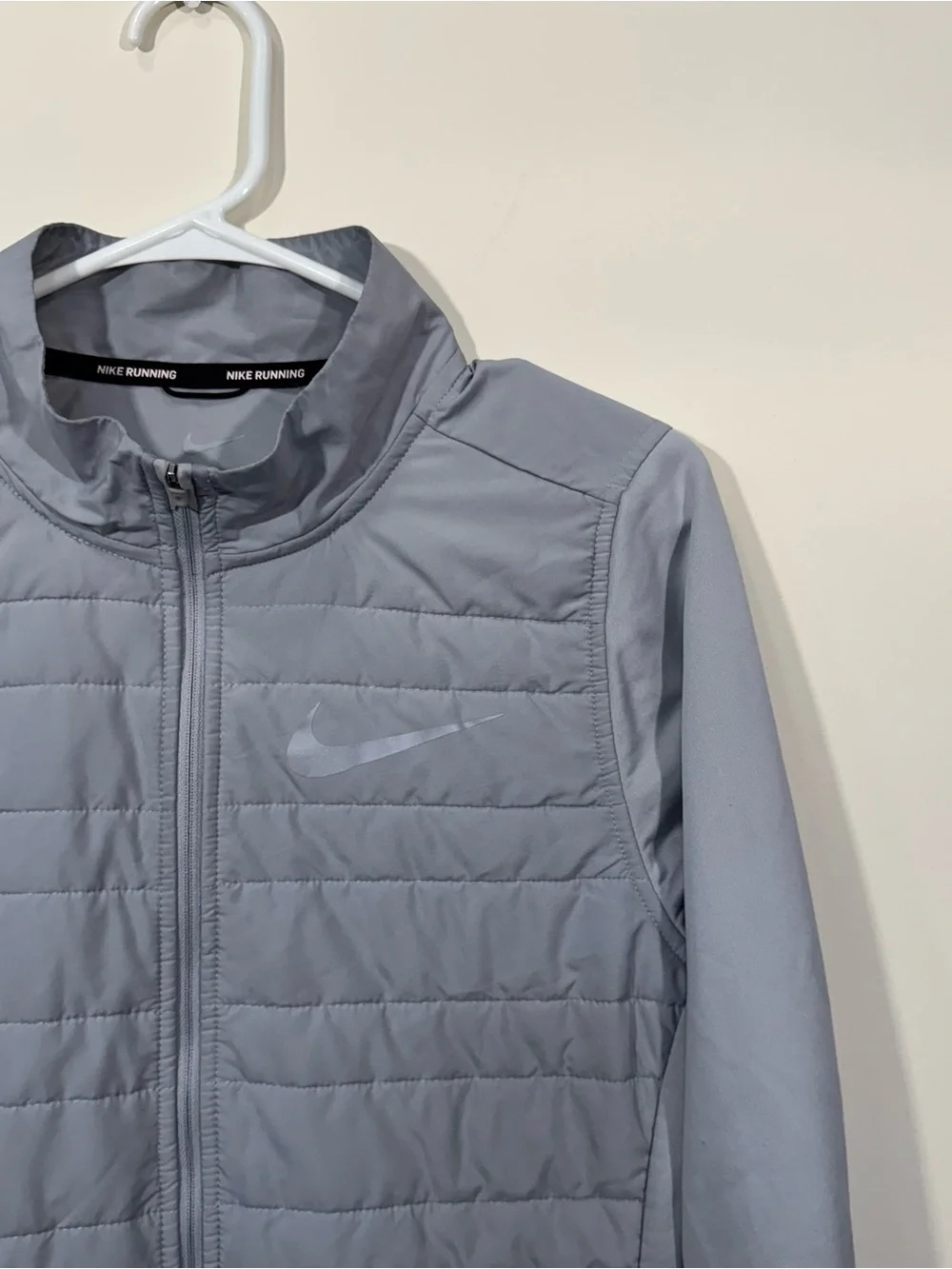Nike Gray Cold Weather Puffer Chest Full Zip Weather Resistant Running Jacket
